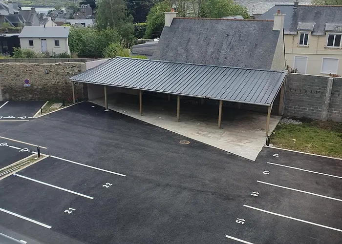 Quiet Duplex In Historic Town Centre